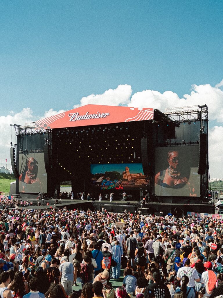 Lollapalooza abre o LollaLovers para todo mundo, e o fã que se organize, porque a fila VIP virou política oficial | Créditos: Reprodução (Instagram @lollapaloozabr)