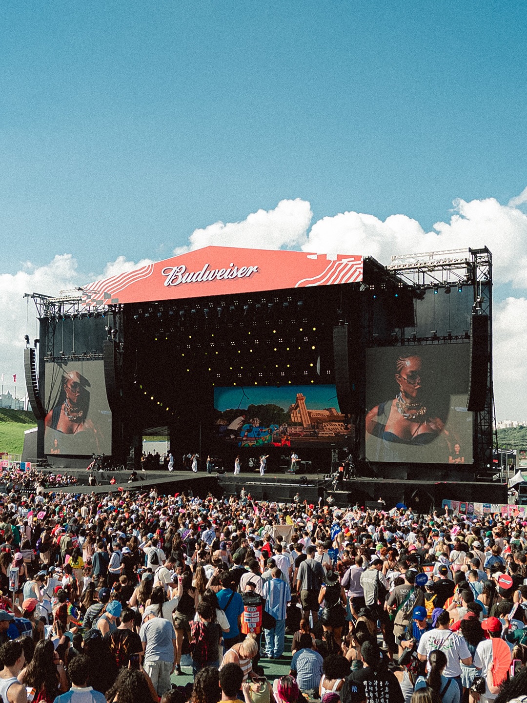 Lollapalooza abre o LollaLovers para todo mundo, e o fã que se organize, porque a fila VIP virou política oficial | Créditos: Reprodução (Instagram @lollapaloozabr)