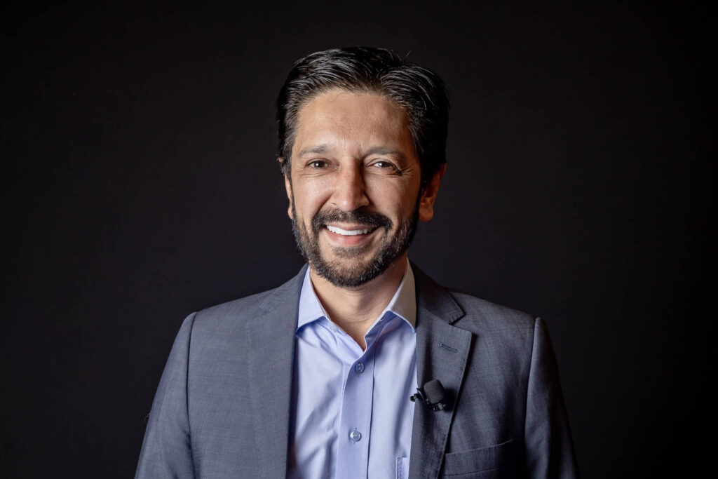 Instituto Conhecer Brasil e Ricardo Nunes ampliam Wi-Fi gratuito em São Paulo e levam internet a mais de 3,2 mil comunidades | Créditos: Folha/UOL