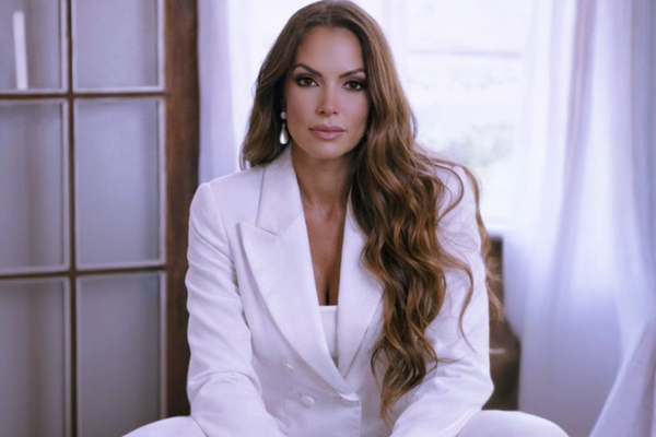 Wanessa Angell anuncia livro após Miss América, e o bastidor veio junto