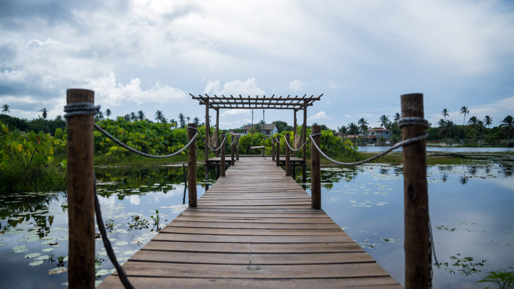 A região também tem atraído praticantes de kitesurf, especialmente durante a temporada de ventos, consolidando Paracuru como um destino em crescimento para esse público. | Divulgação