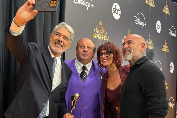 William Bonner tieta chefs do MasterChef e sela paz com SBT no Troféu Imprensa | Créditos: Reprodção