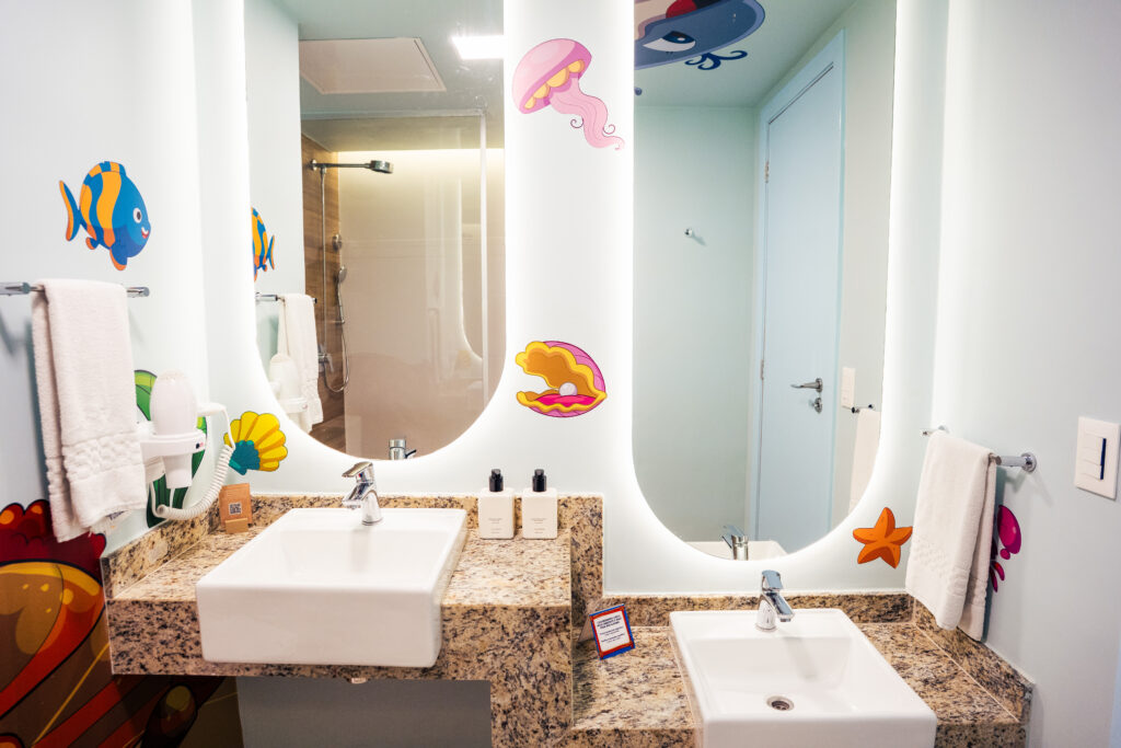  O Sol Grand Premium passa a contar com 14 suítes temáticas da Turminha da Zooeira, com cerca de 41 m², projetadas para receber até quatro pessoas e com possibilidade de conjugação entre unidades | Divulgação