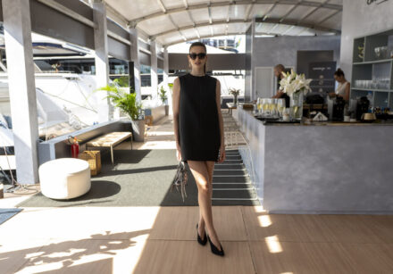 Camila embarcou no iate OKEAN 57 para uma experiência de navegação ao lado de um grupo seleto | Divulgação