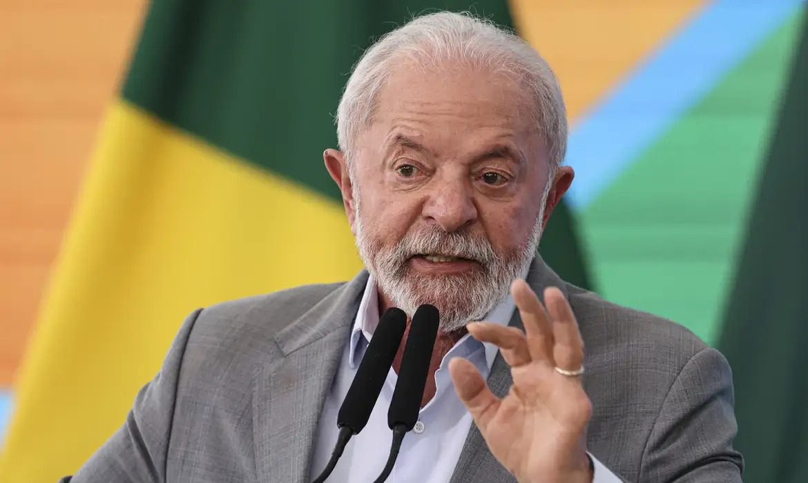 Lula usa fim da escala 6×1 e crítica a bets para se aproximar de evangélicos e conservadores
