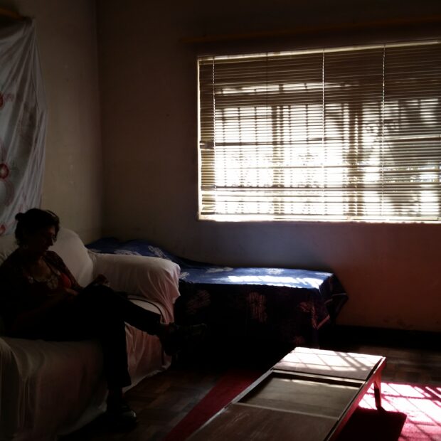 população que mora sozinha