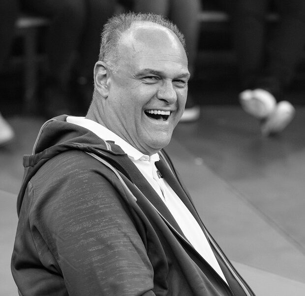 Família de Oscar Schmidt se despede com cremação íntima e em silêncio | Créditos: Globo