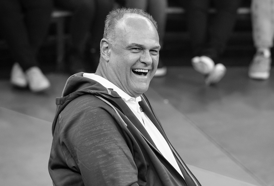 Família de Oscar Schmidt se despede com cremação íntima e em silêncio | Créditos: Globo