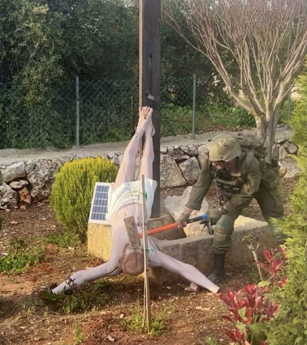 Israel condena soldado do país que destruiu estátua de Jesus no Líbano
