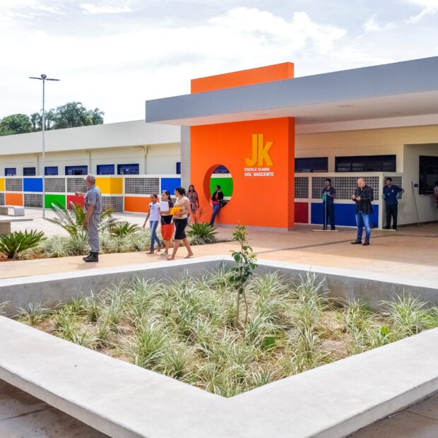 20.4. escola classe juscelino kubitschek foto capa lúcio bernardo jr.