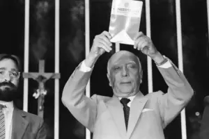 ulysses guimaraes proclama a constituicao