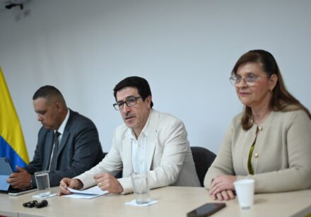 afp 20260421 a8ka663 v1 midres colombiaconflictrebelspeacetalkreport