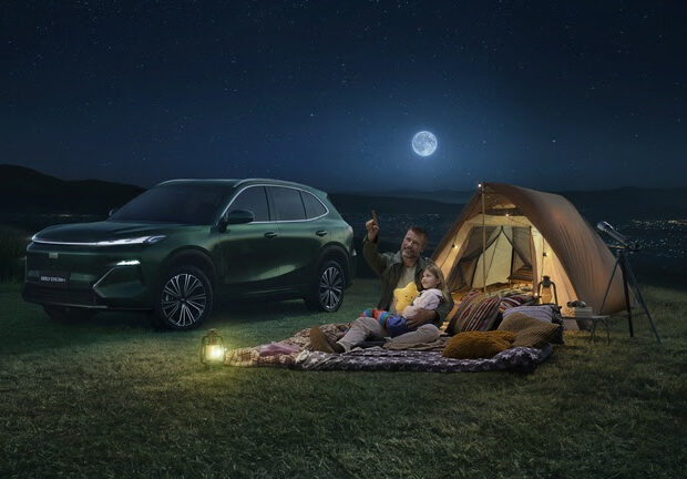 Rodrigo Hilbert leva filha às estrelas em campanha do Geely EX5 EM-i