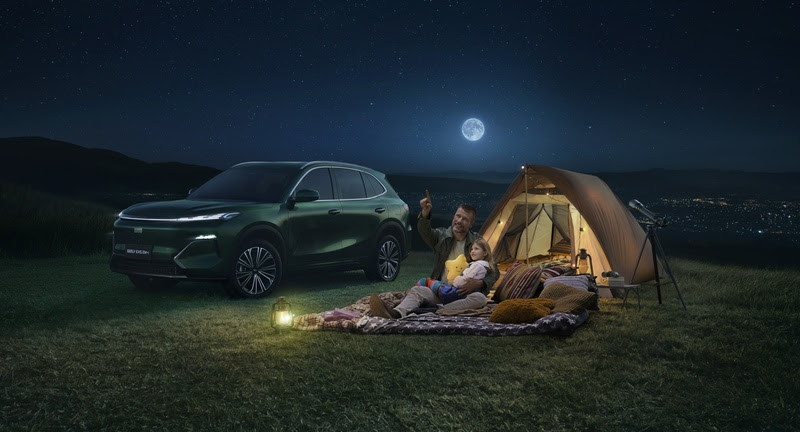 Rodrigo Hilbert leva filha às estrelas em campanha do Geely EX5 EM-i