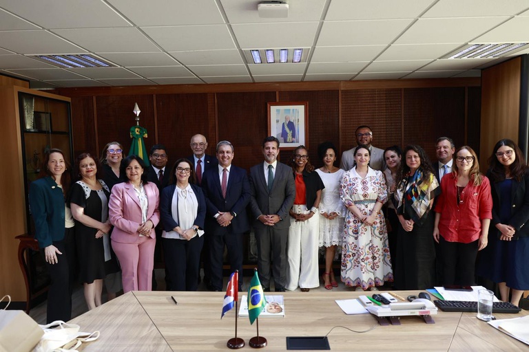 MEC reforça cooperação educacional com Cuba em reunião ministerial