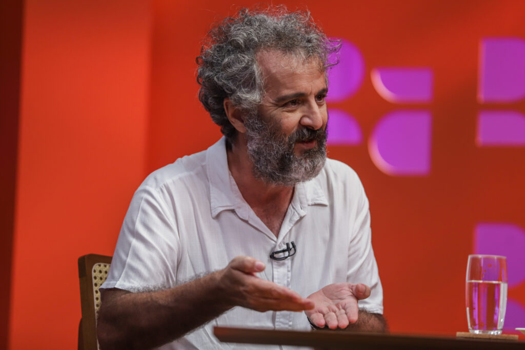 cineasta adirley queiros no 'dr com demori