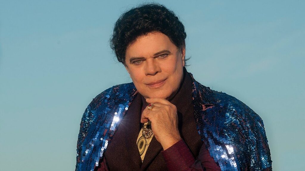 diogo vilela apresenta o monologo cauby uma paixao no palco instituto unimed bh em casa 1 e1612331149593