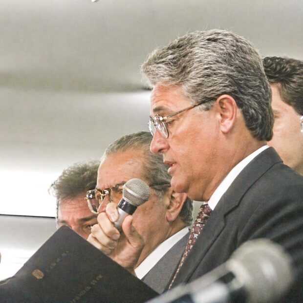 Ex-governador Joaquim Roriz durante cerimônia de posse, em 1º de janeiro de 1991. Foto: reprodução de vídeo