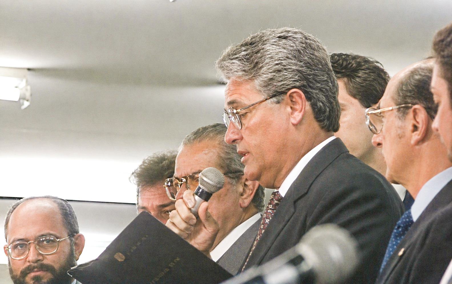 Ex-governador Joaquim Roriz durante cerimônia de posse, em 1º de janeiro de 1991. Foto: reprodução de vídeo