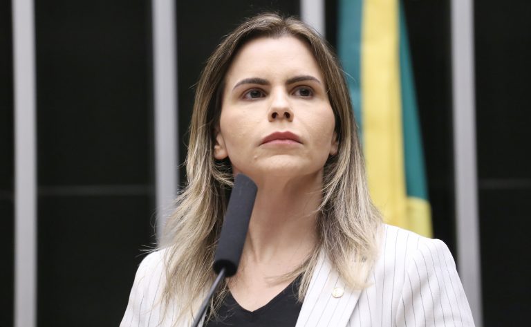 Câmara aprova proibição de discriminação a mães em concursos de beleza