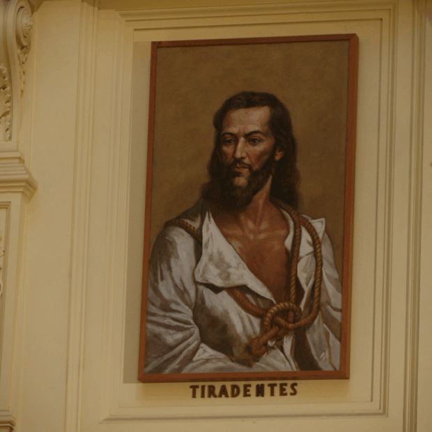 2122683 00 04 01 438