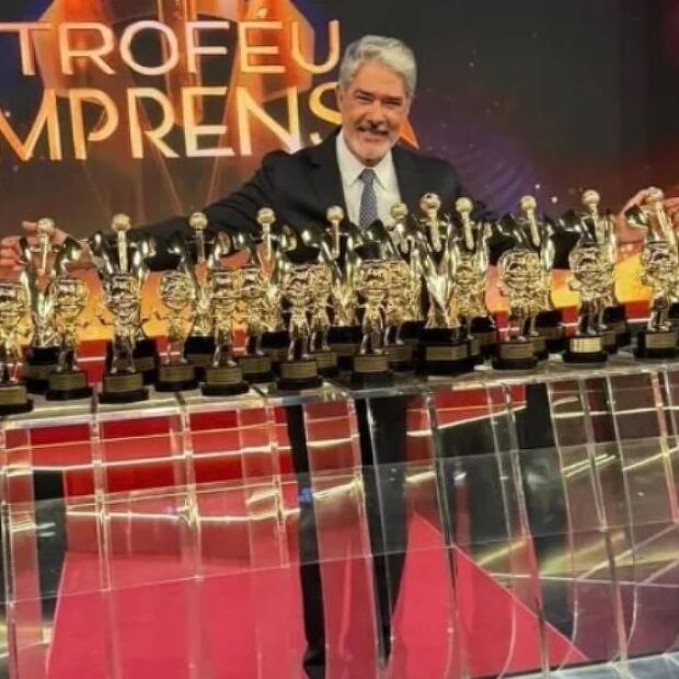 william bonner recebe 33 estatuetas do troféu imprensa no sbt