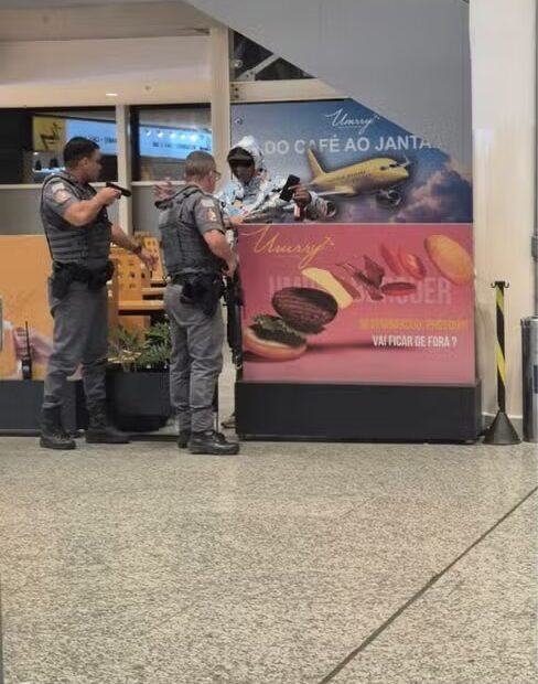 Homem invade aeroporto de Viracopos com espada