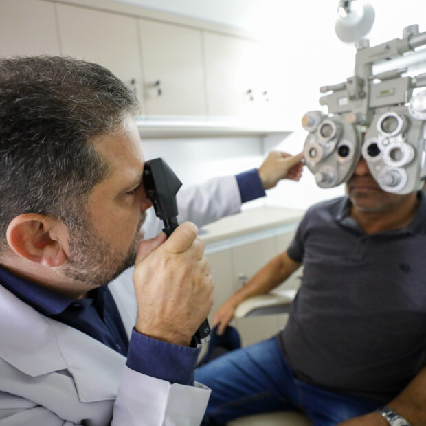 moradores de samambaia durante acao do projeto saude mais perto do cidadao. foto geovana albuquerque agencia brasilia 1