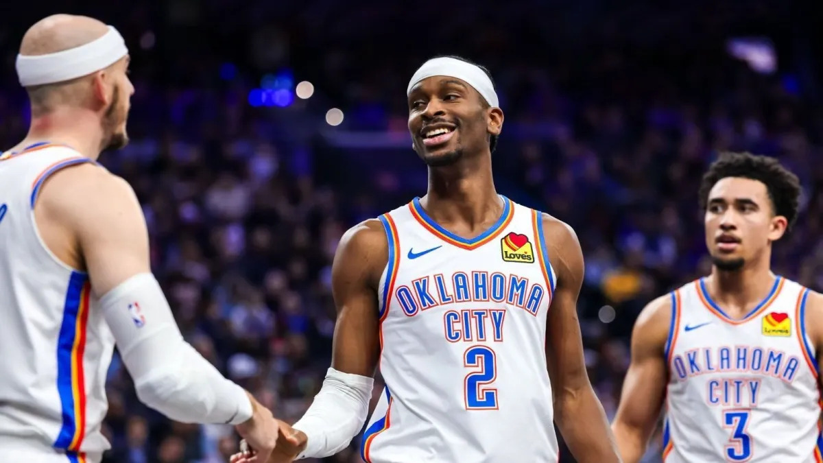 Jogadores do Thunder comemoram mais uma vitória na NBA • Reprodução/X - @okcthunder
