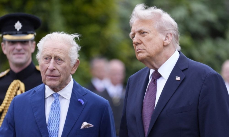 Rei Charles II encerra visita aos EUA com imersão na cultura americana