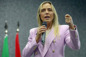 governadora celina leão sanciona nova lei previdenciária da polícia civil do df (1)