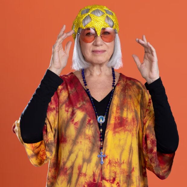Lilia Cabral aparece pela primeira vez caracterizada como Rita Lee
