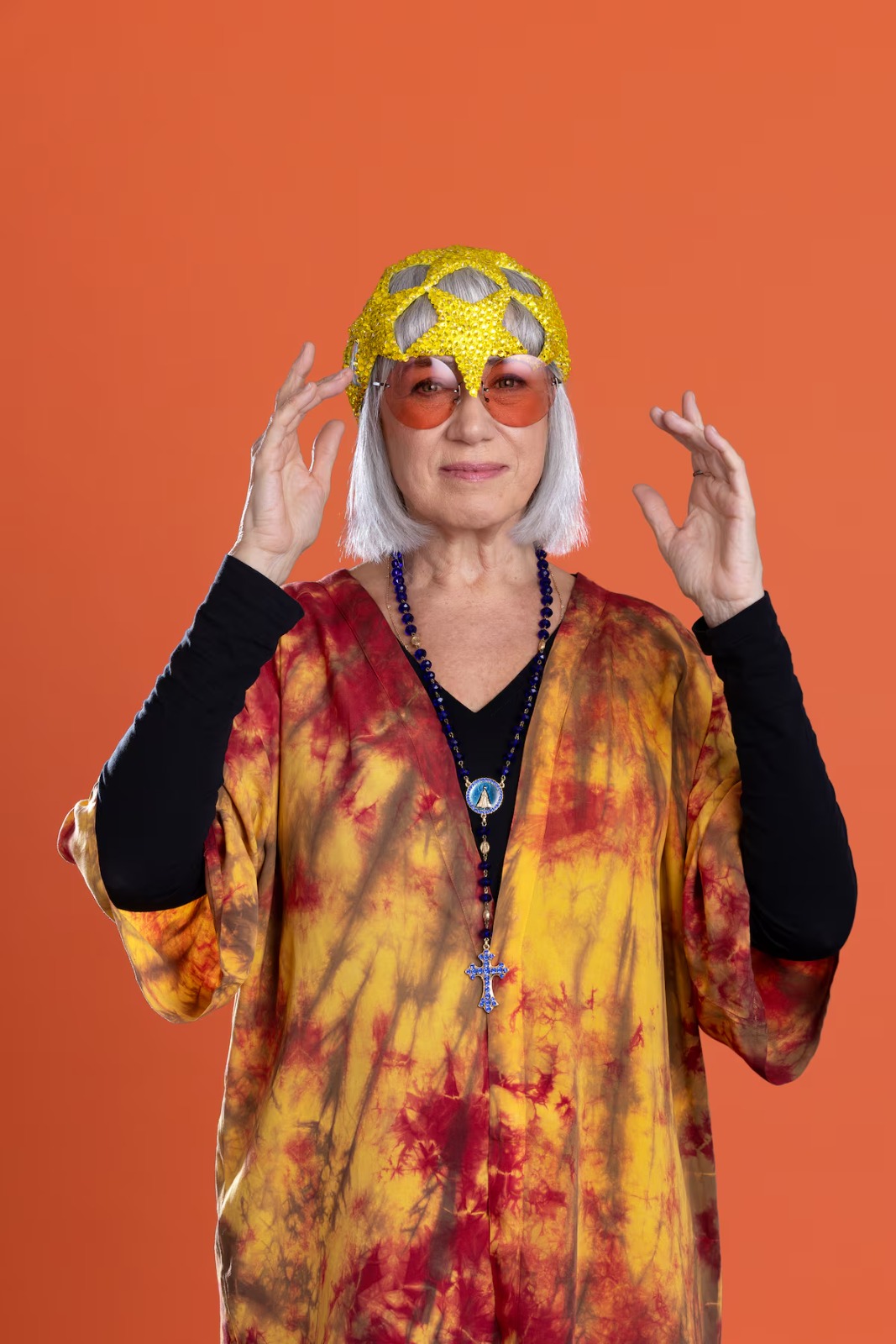 Lilia Cabral aparece pela primeira vez caracterizada como Rita Lee