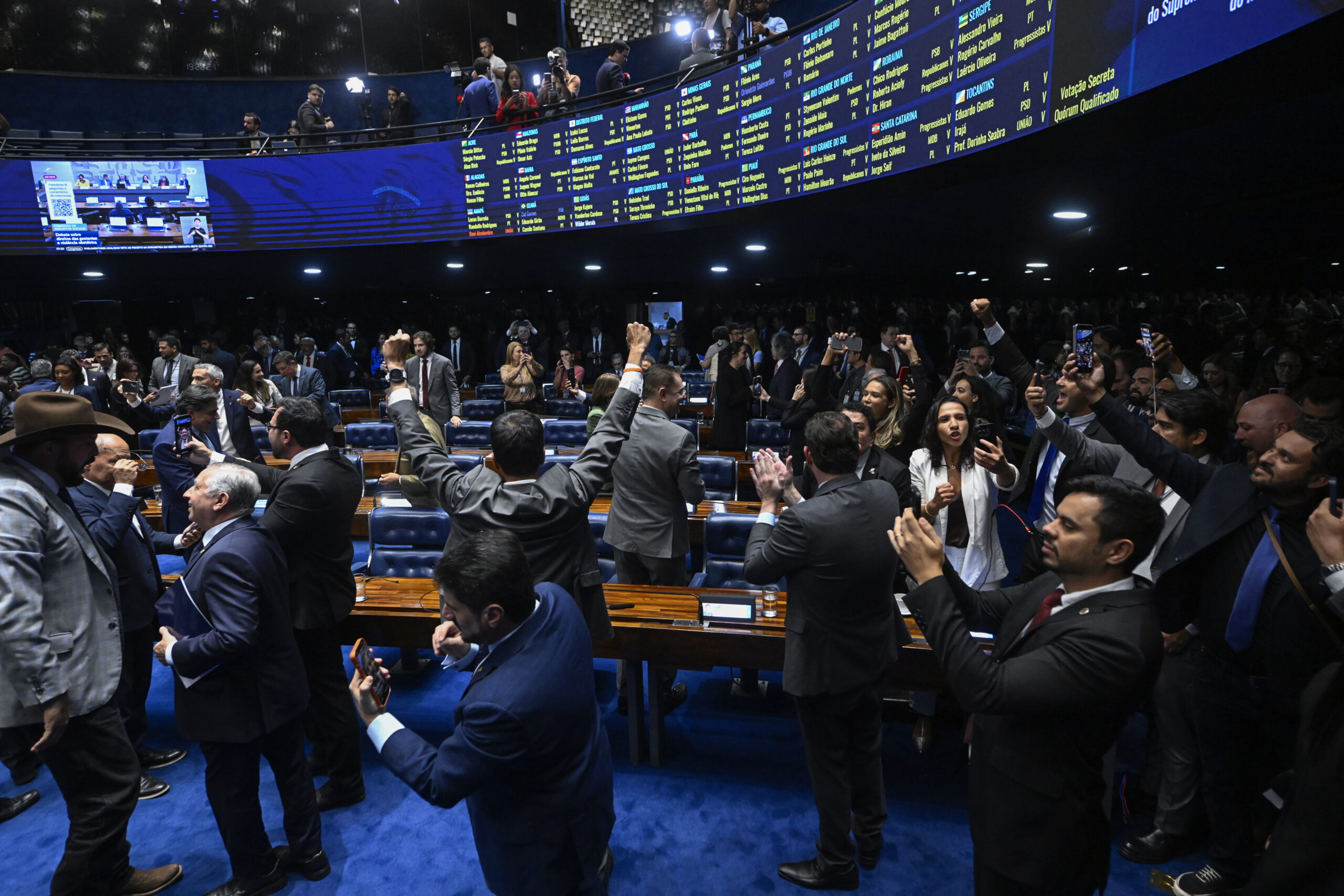 Senado debate Novo Desenrola: apoio e críticas ao programa de alívio a dívidas