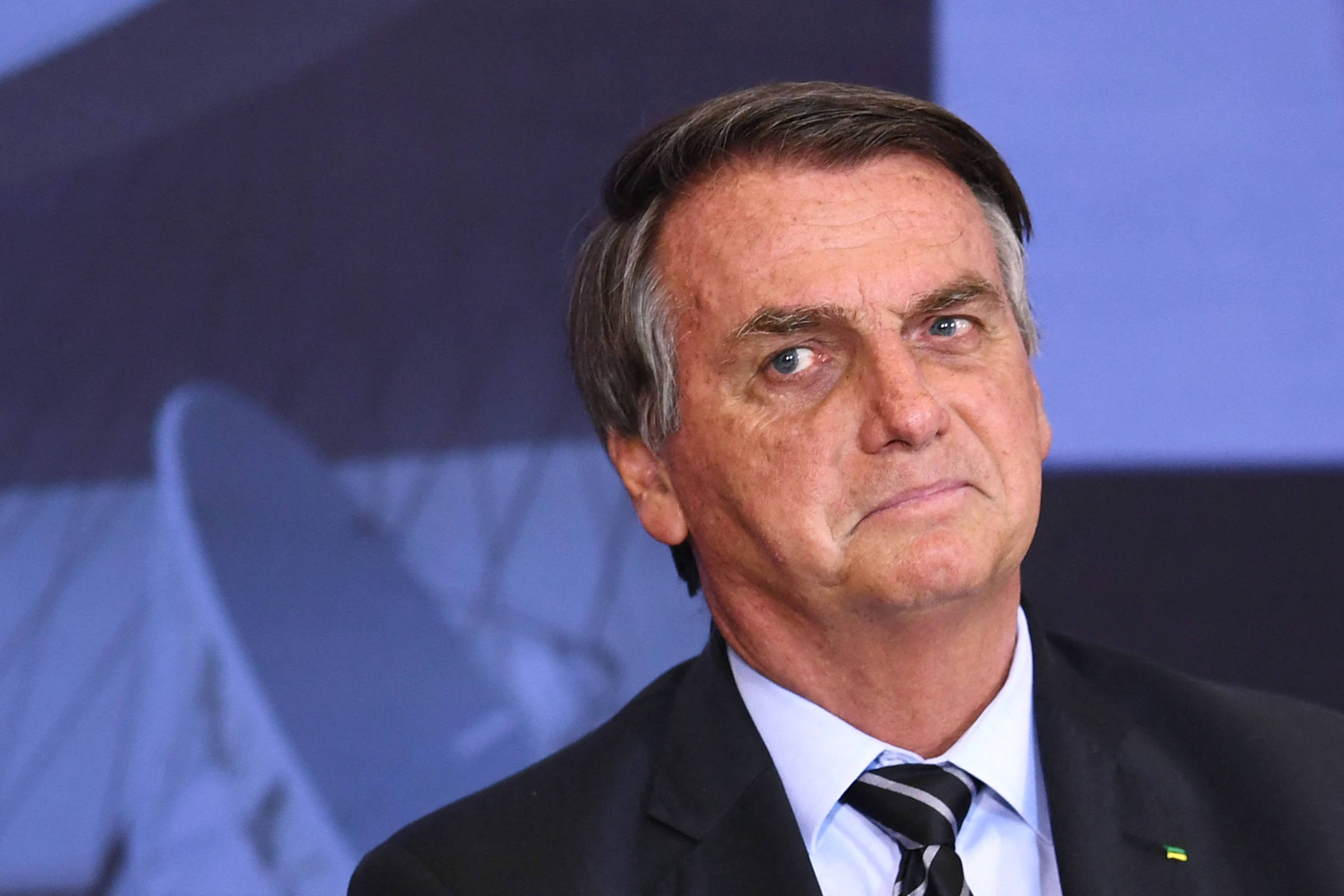 Defesa de Bolsonaro pede revisão criminal no STF para anular condenação