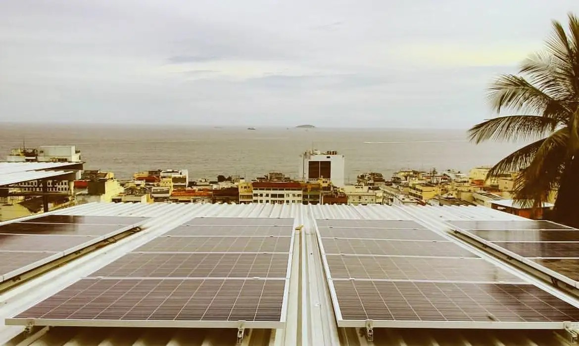 Investimentos em energia solar no Brasil superam R$ 300 bilhões
