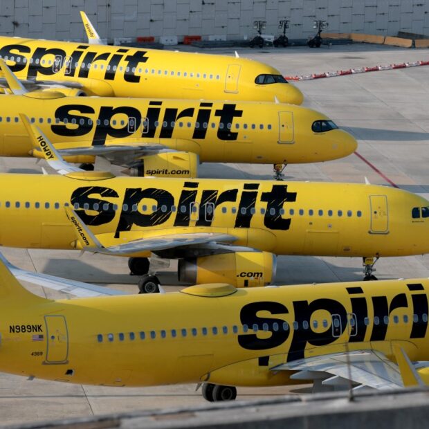 spirit airlines teeters on shutdown after rescue deal talks fall through