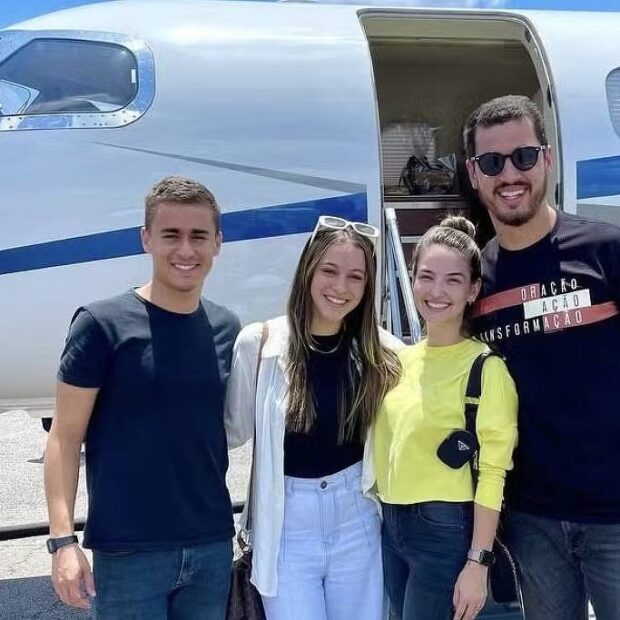 caso de viagem de Nikolas em jatinho