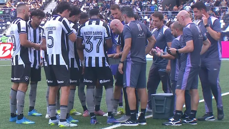 Botafogo leva virada do Remo nos acréscimos e perde após cinco jogos no Brasileirão