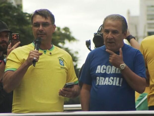 flavio bolsonaro e silas malafaia