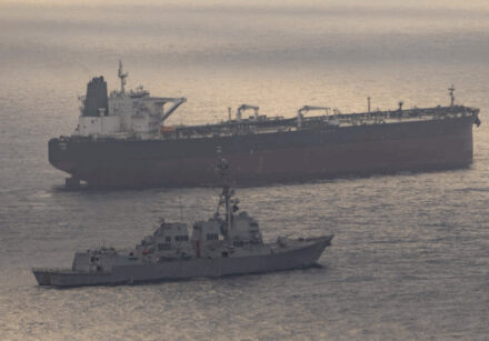 EUA interceptam navio Irá