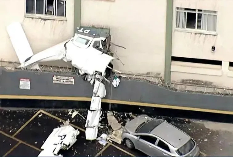‘Não tem mais escada, só tem motor e peça de avião’, diz moradora de prédio atingido em Belo Horizonte