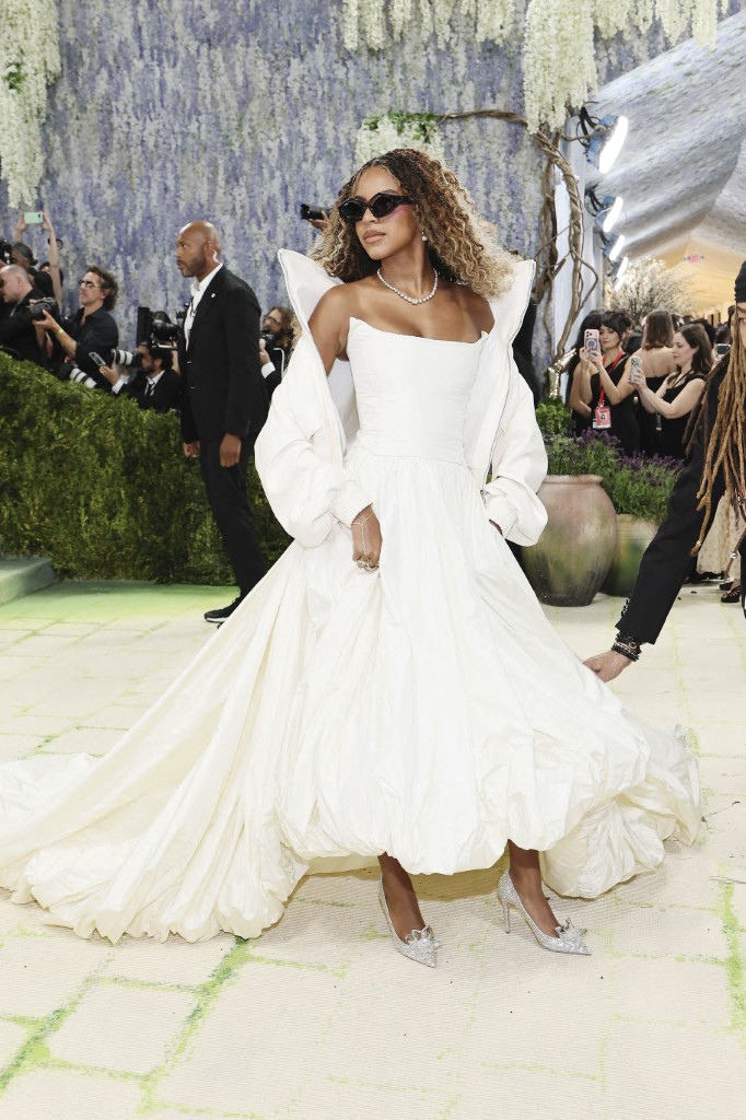 the 2026 met gala celebrating "costume art" arrivals