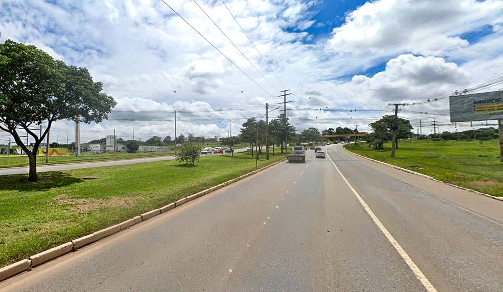 DER-DF recupera 7 km de asfalto na EPNB para 90 mil motoristas