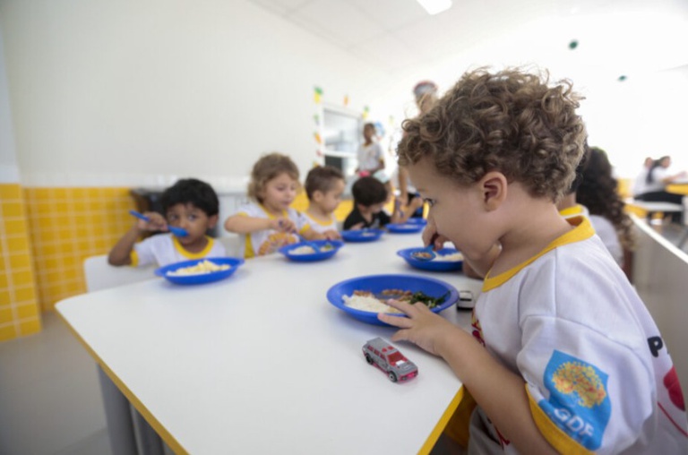 Contrata+Brasil integra PNAE para compras de agricultura familiar