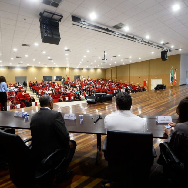 Iniciativa teve como objetivo apresentar as diretrizes do Sistema Único de Saúde (SUS) e a estrutura organizacional da pasta. Foto: Matheus Oliveira/Agência Saúde DF