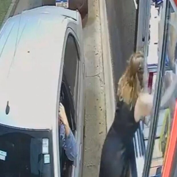 Funcionária da ONU agride atendente do McDonald's