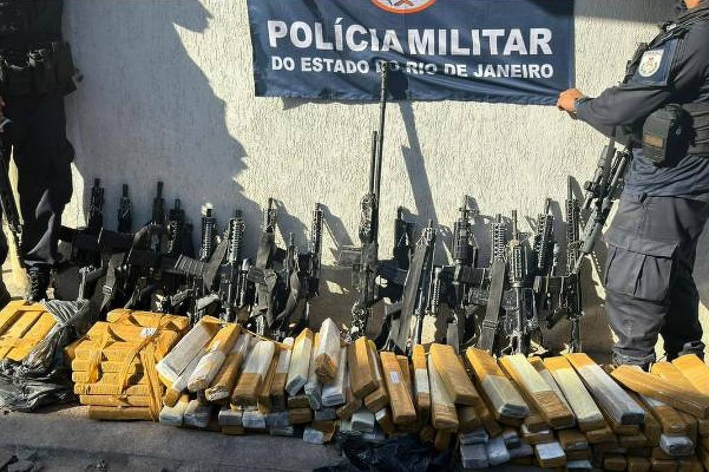 pm apreende metralhadora com potencial antiaéreo e descobre bunker do tráfico no rio