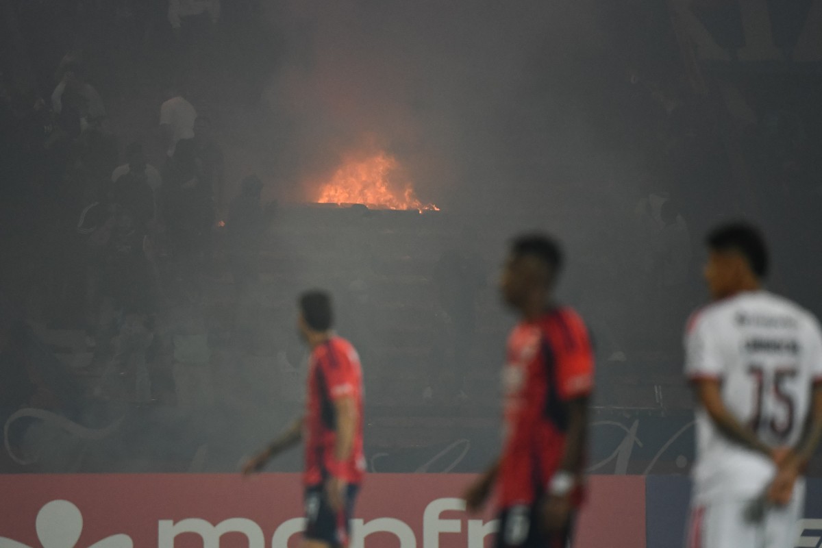 Independiente Medellín-Flamengo é interrompido por protestos de torcedores colombianos