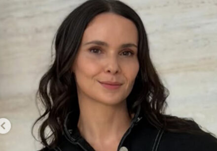 debora falabella celebra dois anos de sucesso com espetaculo prima